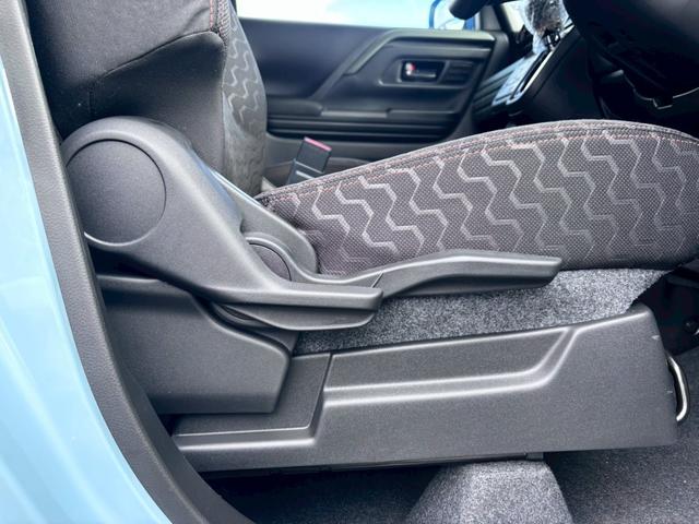 スペーシアギア ハイブリッドＸＺ　ターボ【４ＷＤ／届出済未使用車】　【全方位モニター付９型ナビ／スズキセーフティサポート】【衝突軽減システム／車線逸脱警告／追従クルコン】【両側電動スライド／ＬＥＤヘッドライト／パドルシフト】【フルセグＴＶ／ＢＴ接続】【シートヒーター】（62枚目）