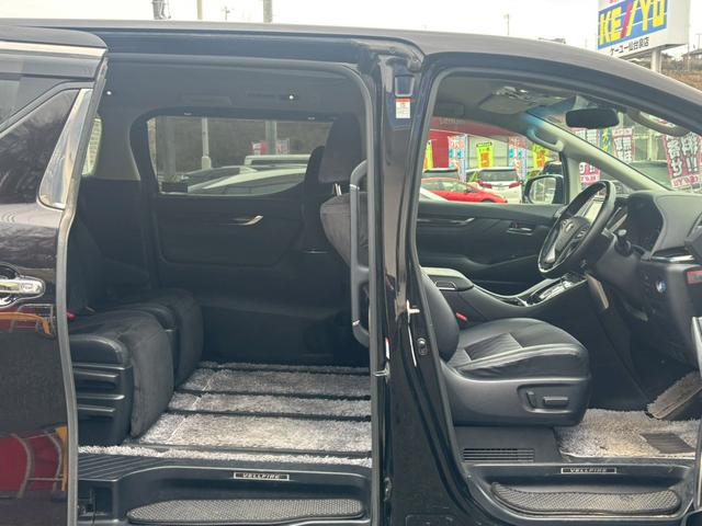 ヴェルファイアハイブリッド ＺＲ【禁煙／４ＷＤ／純正９インチナビ／ガナドールマフラー】　【クルコン／コーナーセンサー】【ハーフレザーシート／ＬＥＤヘッドライト】【前後ドラレコ／ＥＴＣ／バックカメラ／フルセグＴＶ／ＢＴ接続】【両側電動スライドドア／電動パーキング】【純正１７インチＡＷ】（41枚目）