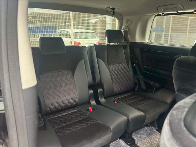 ヴェルファイアハイブリッド ＺＲ【禁煙／４ＷＤ／純正９インチナビ／ガナドールマフラー】　【クルコン／コーナーセンサー】【ハーフレザーシート／ＬＥＤヘッドライト】【前後ドラレコ／ＥＴＣ／バックカメラ／フルセグＴＶ／ＢＴ接続】【両側電動スライドドア／電動パーキング】【純正１７インチＡＷ】（42枚目）