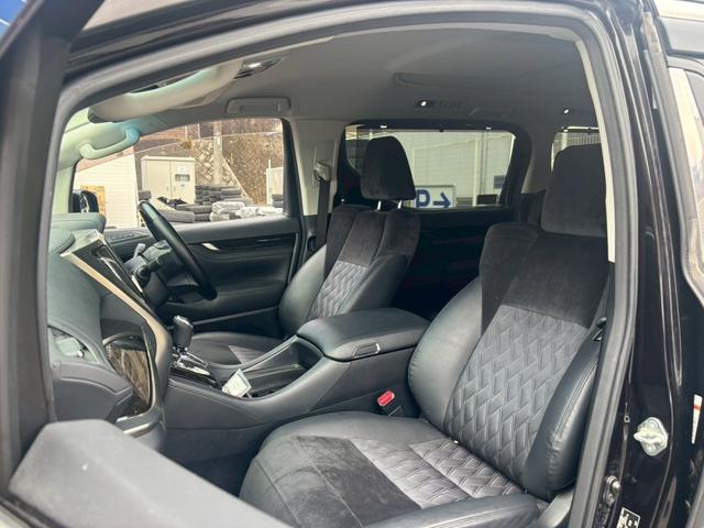 ヴェルファイアハイブリッド ＺＲ【禁煙／４ＷＤ／純正９インチナビ／ガナドールマフラー】　【クルコン／コーナーセンサー】【ハーフレザーシート／ＬＥＤヘッドライト】【前後ドラレコ／ＥＴＣ／バックカメラ／フルセグＴＶ／ＢＴ接続】【両側電動スライドドア／電動パーキング】【純正１７インチＡＷ】（44枚目）