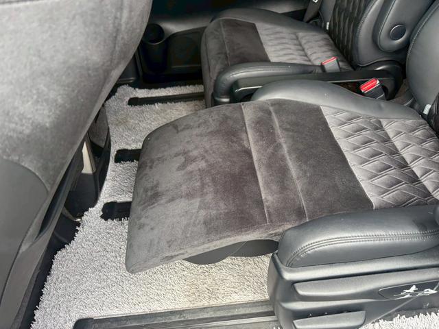 ヴェルファイアハイブリッド ＺＲ【禁煙／４ＷＤ／純正９インチナビ／ガナドールマフラー】　【クルコン／コーナーセンサー】【ハーフレザーシート／ＬＥＤヘッドライト】【前後ドラレコ／ＥＴＣ／バックカメラ／フルセグＴＶ／ＢＴ接続】【両側電動スライドドア／電動パーキング】【純正１７インチＡＷ】（46枚目）