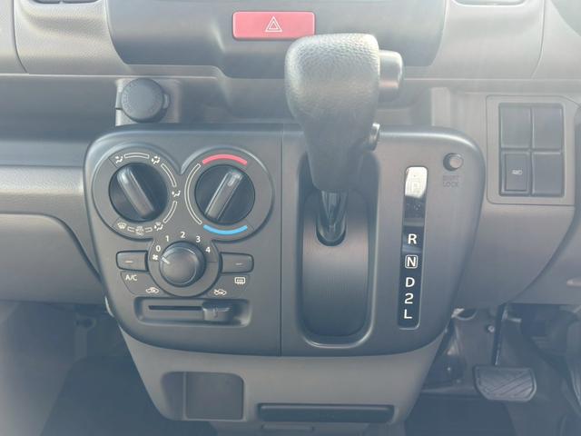 エブリイ ＰＡ【パートタイム４ＷＤ／ハイルーフ】【禁煙／ワンオーナー】　【衝突被害軽減システム】【車線逸脱警告】【リアコーナーセンサー】【両側手動スライドドア】【オートライト】【ヘッドライトレベライザー】【横滑り防止】【アイドリングスットプ】【スペキーあり】（12枚目）