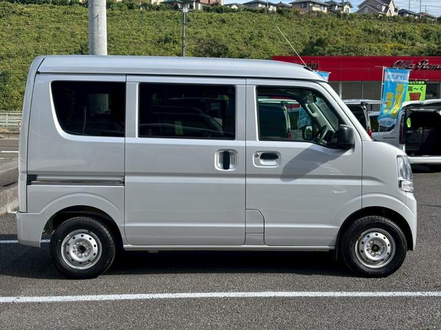 エブリイ ＰＡ【パートタイム４ＷＤ／ハイルーフ】【禁煙／ワンオーナー】　【衝突被害軽減システム】【車線逸脱警告】【リアコーナーセンサー】【両側手動スライドドア】【オートライト】【ヘッドライトレベライザー】【横滑り防止】【アイドリングスットプ】【スペキーあり】（43枚目）