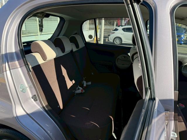 パッソ プラスハナ Gパッケージ【4WD/禁煙車/埼玉県仕入れ】 【冬タイヤセット付/スマートキー】【オートエアコン/ヘッドライトレベライザー】【ミラーウインカー/電動格納ドアミラー】【CD再生/フロントフォグランプ/トラクションコントロール】(15枚目)