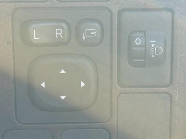 パッソ プラスハナ Gパッケージ【4WD/禁煙車/埼玉県仕入れ】 【冬タイヤセット付/スマートキー】【オートエアコン/ヘッドライトレベライザー】【ミラーウインカー/電動格納ドアミラー】【CD再生/フロントフォグランプ/トラクションコントロール】(28枚目)