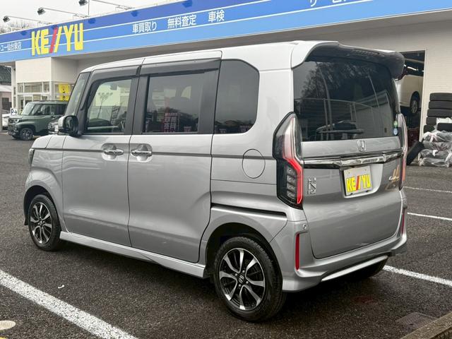 N-BOXカスタム G・Lホンダセンシング【夏&冬タイヤセット/4WD/禁煙車】 【純正エンジンスターター/衝突被害軽減システム/車線逸脱警告/クルコン】【電動スライドドア/イージークロージャー/ドライブレコーダー】【ETC/バックカメラ/シートヒーター】【ワンセグTV/BT接続】(27枚目)