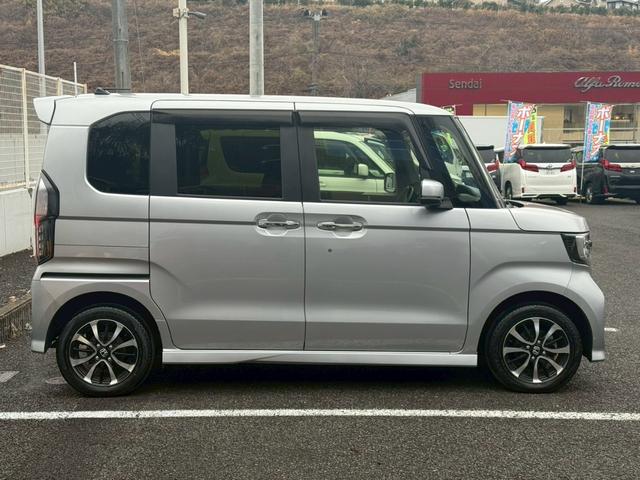 N-BOXカスタム G・Lホンダセンシング【夏&冬タイヤセット/4WD/禁煙車】 【純正エンジンスターター/衝突被害軽減システム/車線逸脱警告/クルコン】【電動スライドドア/イージークロージャー/ドライブレコーダー】【ETC/バックカメラ/シートヒーター】【ワンセグTV/BT接続】(59枚目)