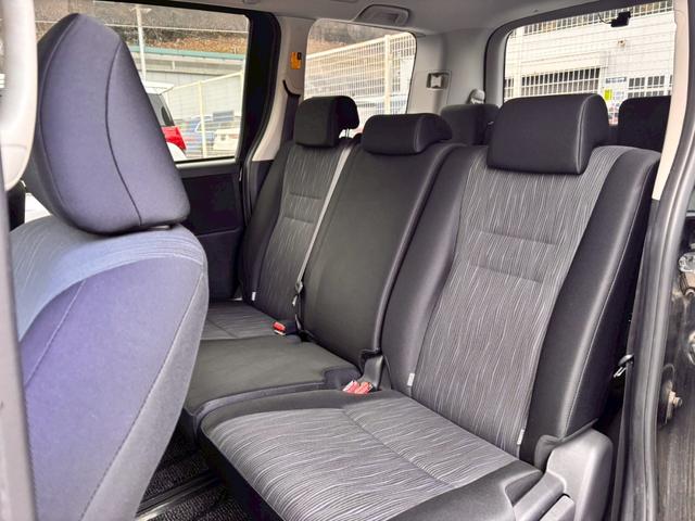 ���Ђł̓C���^�[�l�b�g�ł̉����̔��Ɏ��M������܂��B�X���ł̂��[�Ԃł���΁A���Ԃ��������܂��ɖ��`�ύX���̂��葱�����o���܂��̂ŁA���ߏ��̔̔���Ђōw������ꍇ�ƕς��ʏ��o��ɂĂ��w���\�ł���