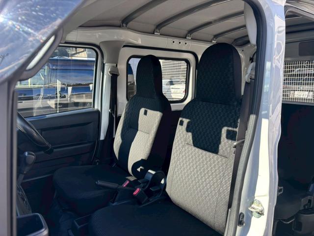 ハイゼットカーゴ ＤＸ【パートタイム４ＷＤ／禁煙車】【衝突被害軽減／車線逸脱】　【前後コーナーセンサー／オートヘッドライト】【パワーウィンドウ／キーレスエントリー】【電動格納ドアミラー／ヘッドライトレベライザー】【２０２４年式ＹＯＫＯＨＡＭＡスタッドレスタイヤ装着車】（42枚目）