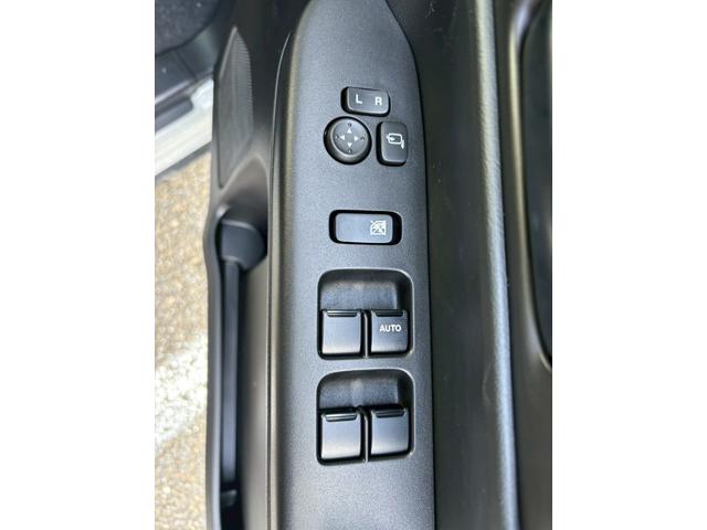 スペーシアギア ハイブリッドＸＺ　ターボ【届出済未使用車／４ＷＤ】　【スズキコネクト９型全方位ナビ／ＢＴ接続／フルセグ】【衝突軽減／追従クルコン／レーンキープ】【ルーフレール／ＬＥＤ／フォグ】【ステアヒーター／シートヒーター】【両側電動ドア／アイドリングストップ】（55枚目）