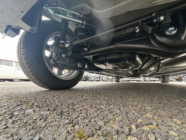 スペーシアギア ハイブリッドＸＺ　ターボ【届出済未使用車／４ＷＤ】　【スズキコネクト９型全方位ナビ／ＢＴ接続／フルセグ】【衝突軽減／追従クルコン／レーンキープ】【ルーフレール／ＬＥＤ／フォグ】【ステアヒーター／シートヒーター】【両側電動ドア／アイドリングストップ】（72枚目）