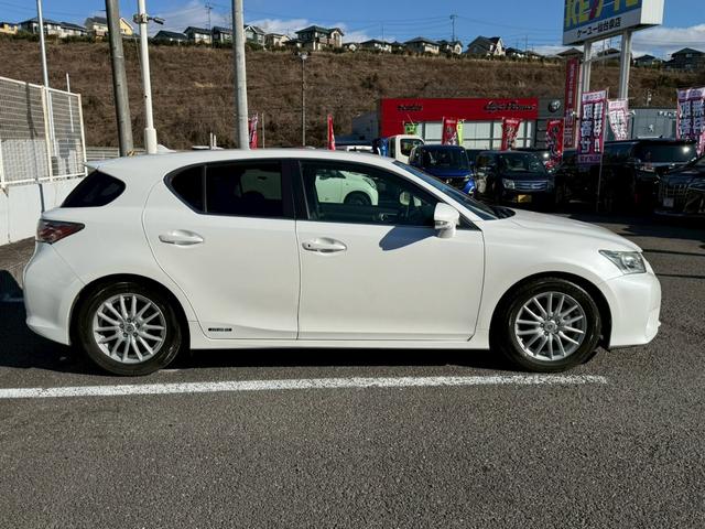 グループ全店敷地内に　陸運局認証工場　または　指定工場完備！！国家資格車検検査員を持った整備士による整備。さらにステレオ・エアコン等走行に関係の無い所も不具合箇所が有れば修理してご納車致します☆