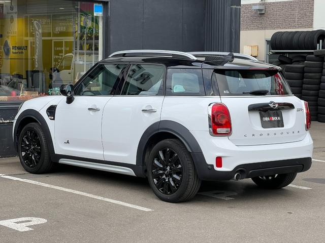 ＭＩＮＩ クーパーＤ　クロスオーバー　オール４　ディーゼル　４ＷＤ　インテリジェントセーフティシステム　純正ナビ　バックカメラ　アダプティブクルーズコントロール　シートヒーター　ＥＴＣ２．０（8枚目）