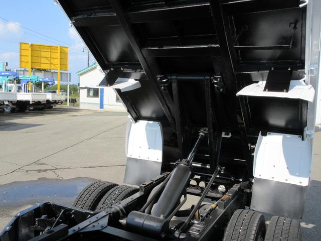 エルフトラック 2tダンプ フルフラットロー 4WD(9枚目)