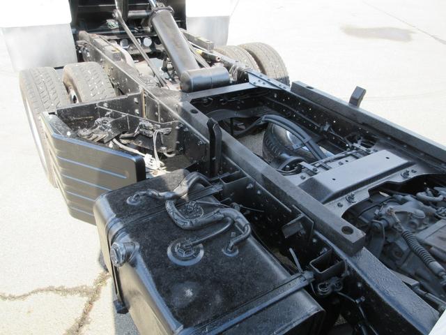 エルフトラック 2tダンプ フルフラットロー 4WD(13枚目)