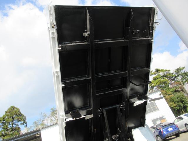 エルフトラック 2tダンプ フルフラットロー 4WD(14枚目)