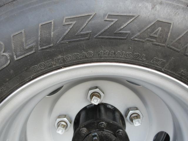 エルフトラック 2tダンプ フルフラットロー 4WD(49枚目)