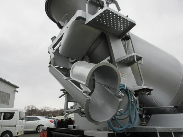 コンドル 　３．５１ｔ　ミキサー車　新明和工業　ＭＷ１６７－３１（22枚目）