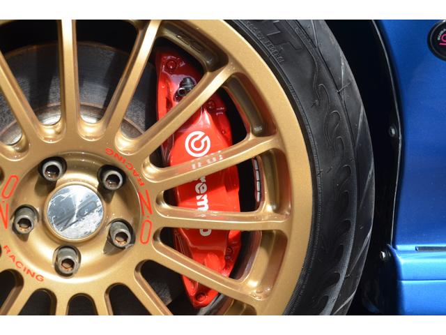 ＷＲＸ　Ｒ　ＳＴｉバージョンＶＩ　リミテッド　修復歴無し／最終型／２ドア／Ｂｒｅｍｂｏ／ＯＺアルミ／内外装全仕上済／ＤＣＣＤ／ルーフベンチレーション／車高調／ＳＴｉマフラー／５ＭＴ／車検令和６年７月７日迄／純正ステアリング／ＭＯＭＯステ／ＥＪ２０(7枚目)