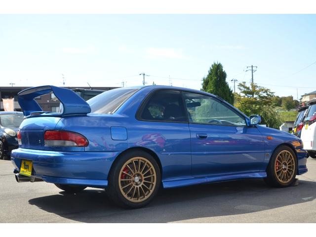 ＷＲＸ　Ｒ　ＳＴｉバージョンＶＩ　リミテッド　修復歴無し／最終型／２ドア／Ｂｒｅｍｂｏ／ＯＺアルミ／内外装全仕上済／ＤＣＣＤ／ルーフベンチレーション／車高調／ＳＴｉマフラー／５ＭＴ／車検令和６年７月７日迄／純正ステアリング／ＭＯＭＯステ／ＥＪ２０(16枚目)