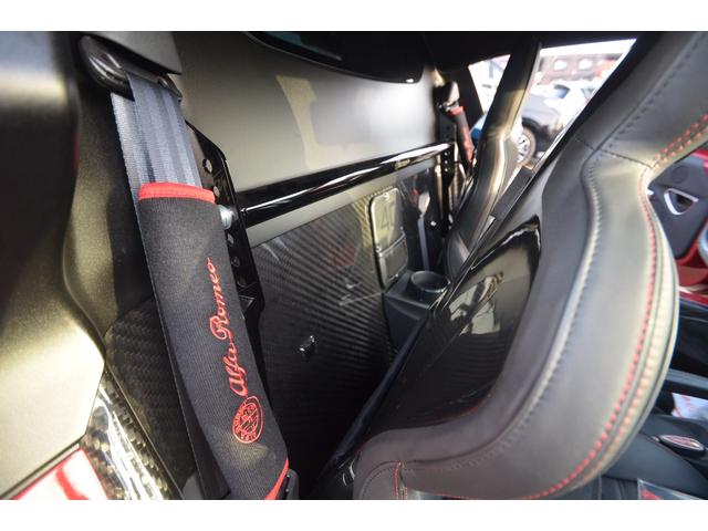 ベースグレード ディーラー車/スポーツパッケージ/レザーパッケージ/F18・R19インチ/左ハンドル/社外カーボンエアロ/社外マフラー/社外キャリパー/純正パーツ有/地デジナビ/ディーラー記録簿有/取説有/DCT/(8枚目)