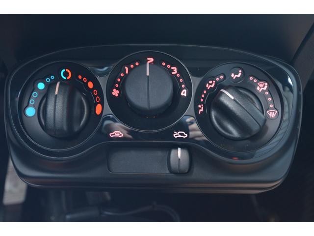 ベースグレード ディーラー車/スポーツパッケージ/レザーパッケージ/F18・R19インチ/左ハンドル/社外カーボンエアロ/社外マフラー/社外キャリパー/純正パーツ有/地デジナビ/ディーラー記録簿有/取説有/DCT/(28枚目)
