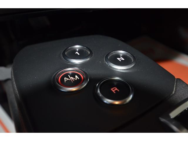 ベースグレード ディーラー車/スポーツパッケージ/レザーパッケージ/F18・R19インチ/左ハンドル/社外カーボンエアロ/社外マフラー/社外キャリパー/純正パーツ有/地デジナビ/ディーラー記録簿有/取説有/DCT/(29枚目)