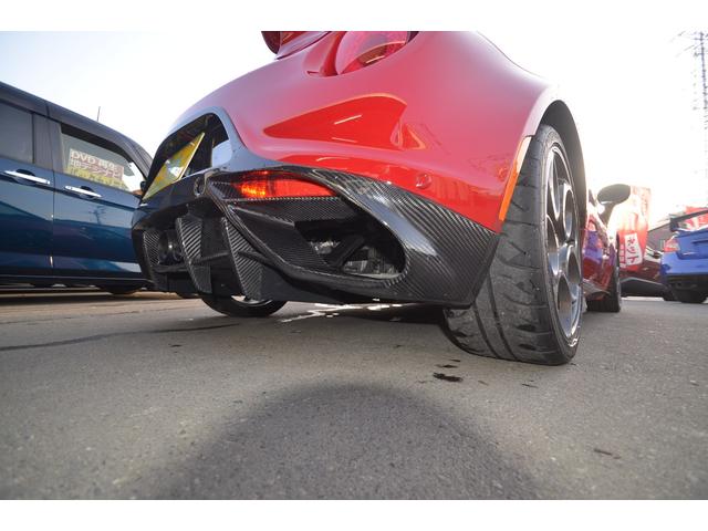 ベースグレード ディーラー車/スポーツパッケージ/レザーパッケージ/F18・R19インチ/左ハンドル/社外カーボンエアロ/社外マフラー/社外キャリパー/純正パーツ有/地デジナビ/ディーラー記録簿有/取説有/DCT/(44枚目)