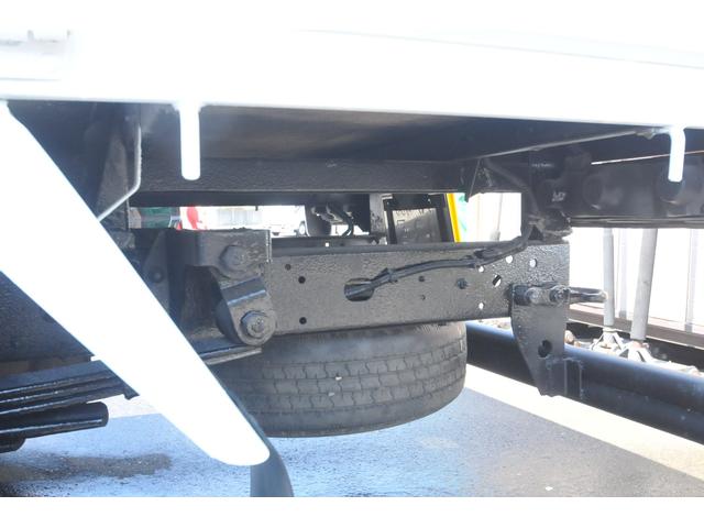 アトラストラック カスタム４ＷＤディーゼルターボ　全国１年保証／修復歴無し／４ＷＤ／１４００ｋｇ／５ＭＴ／ＥＨＳ／ヒーター付き電動格納ミラー／オートエアコン／キーレス／社外メッキバンパー／ＬＥＤフォグ／モケットシート／ＺＤ３０／スタッドレス積み込み／（31枚目）