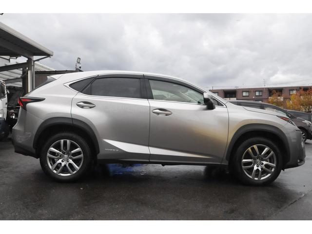 ＮＸ ＮＸ３００ｈ　Ｉパッケージ　全国１年保証／江戸川ナンバー関東仕入れ／パノラミックカメラ／ＢＳＭ／衝突被害軽減装置／全車速追従クルコン／ヒーター付き赤革パワーシート／地デジナビ／電動バックドア／ステアリングヒーター／前後ドラレコ／（15枚目）