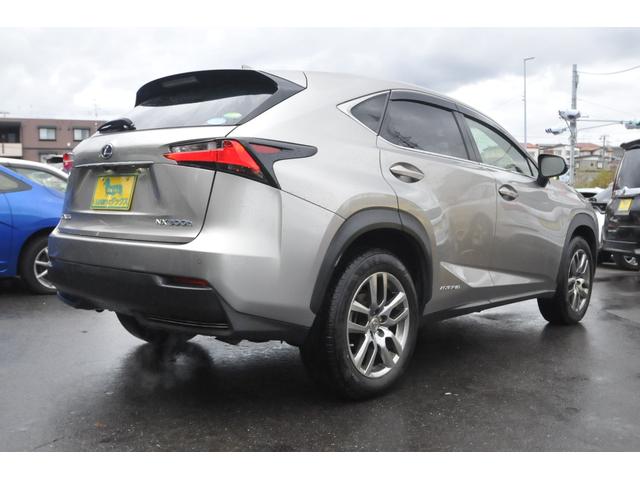 ＮＸ ＮＸ３００ｈ　Ｉパッケージ　全国１年保証／江戸川ナンバー関東仕入れ／パノラミックカメラ／ＢＳＭ／衝突被害軽減装置／全車速追従クルコン／ヒーター付き赤革パワーシート／地デジナビ／電動バックドア／ステアリングヒーター／前後ドラレコ／（16枚目）