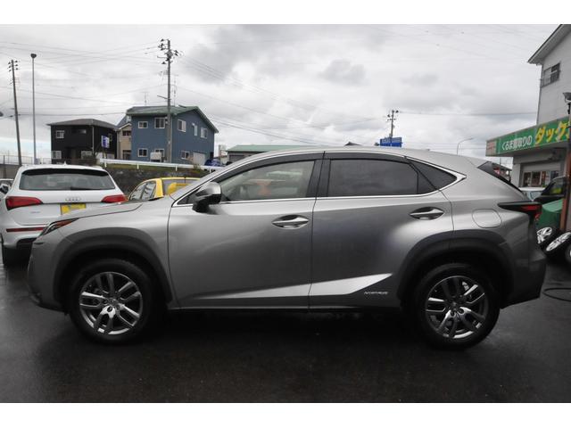 ＮＸ ＮＸ３００ｈ　Ｉパッケージ　全国１年保証／江戸川ナンバー関東仕入れ／パノラミックカメラ／ＢＳＭ／衝突被害軽減装置／全車速追従クルコン／ヒーター付き赤革パワーシート／地デジナビ／電動バックドア／ステアリングヒーター／前後ドラレコ／（19枚目）