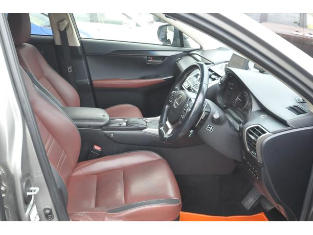 ＮＸ ＮＸ３００ｈ　Ｉパッケージ　全国１年保証／江戸川ナンバー関東仕入れ／パノラミックカメラ／ＢＳＭ／衝突被害軽減装置／全車速追従クルコン／ヒーター付き赤革パワーシート／地デジナビ／電動バックドア／ステアリングヒーター／前後ドラレコ／（22枚目）