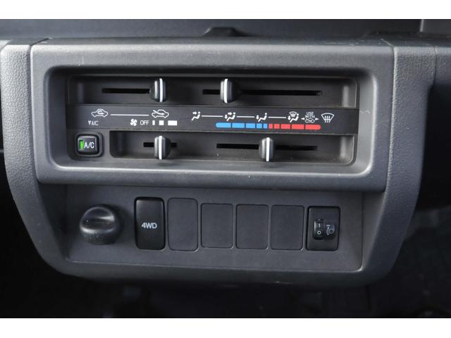 ピクシストラック スタンダード　全国１年保証／修復歴無し／４ＷＤ／５ＭＴ／ストロング防錆／地デジナビ／バックカメラ／Ｂｌｕｅｔｏｏｔｈ／エアコン／パワステ／ドライブレコーダー／荷台作業灯／荷台カバー／ＤＶＤ再生／社外タコメーター／（13枚目）