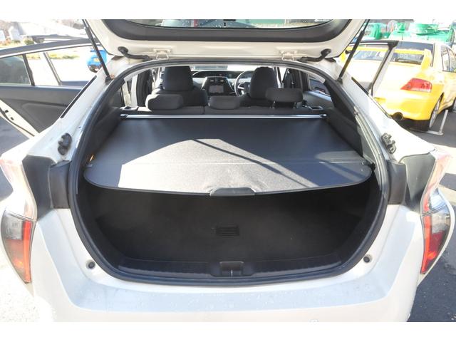 プリウス Ａ　修復歴無し／全国１年保証付き／４ＷＤ／セーフティセンスＰ／ＢＳＭ／地デジナビ／バックカメラ／ＨＵＤ／オートワイパー／寒冷地仕様／純正リモートスタート／ドラレコ／全車速追従クルコン／前後ＬＥＤフォグ／（48枚目）