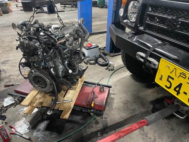 ジムニー ランドベンチャー　修復歴無し／令和７年１１月リビルトエンジン載せ替え済／クラッチ同時交換／リフトアップ／電動ウィンチ／社外集中ドアロック＆リモコン／５ＭＴ／社外マフラー／（12枚目）