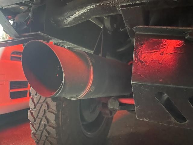 ジムニー ランドベンチャー　修復歴無し／令和７年１１月リビルトエンジン載せ替え済／クラッチ同時交換／リフトアップ／電動ウィンチ／社外集中ドアロック＆リモコン／５ＭＴ／社外マフラー／（24枚目）