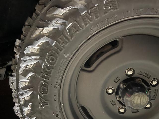 ジムニー ランドベンチャー　修復歴無し／令和７年１１月リビルトエンジン載せ替え済／クラッチ同時交換／リフトアップ／電動ウィンチ／社外集中ドアロック＆リモコン／５ＭＴ／社外マフラー／（28枚目）