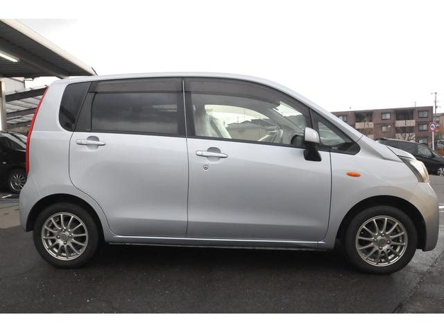 ムーヴ Ｌ　ＳＡ　全国１年保証付き／４ＷＤ／スマートアシスト／衝突被害軽減装置／エコアイドル／横滑り防止装置／トラクションコントロール／ＡＢＳ／ワイヤレスドアロック／アルミホイール／（14枚目）