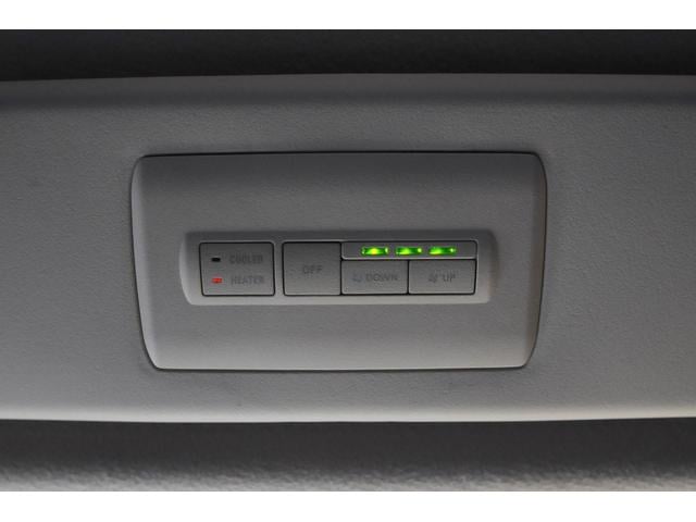 デリカD:5 D パワーパッケージ 修復歴無し/4WD/クリーンディーゼル/1オーナー/両側パワスラ/地デジナビ/バックカメラ/前席シートヒーター/クラッツィオ/8人乗り/ドラレコ/クルーズコントロール/新品夏タイヤ装着済/オートライト(9枚目)