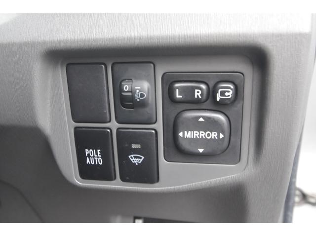 プリウス Ｓ　修復歴無し／全国１年保証付／地デジナビ／バックカメラ／寒冷地仕様／リヤフォグ／リモートスタート／ビルトインＥＴＣ／ドラレコ／電動コーナーポール／ステアリングスイッチ／フロントウィンド熱線／オートライト（8枚目）