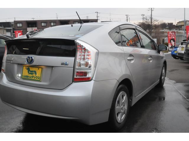 プリウス Ｓ　修復歴無し／全国１年保証付／地デジナビ／バックカメラ／寒冷地仕様／リヤフォグ／リモートスタート／ビルトインＥＴＣ／ドラレコ／電動コーナーポール／ステアリングスイッチ／フロントウィンド熱線／オートライト（16枚目）