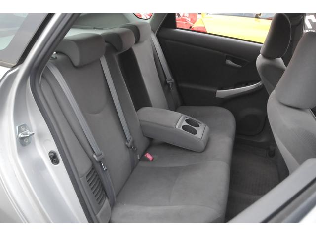 プリウス Ｓ　修復歴無し／全国１年保証付／地デジナビ／バックカメラ／寒冷地仕様／リヤフォグ／リモートスタート／ビルトインＥＴＣ／ドラレコ／電動コーナーポール／ステアリングスイッチ／フロントウィンド熱線／オートライト（42枚目）