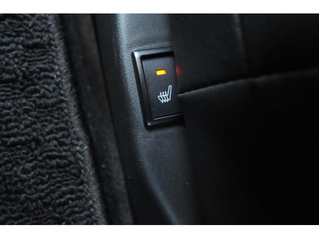 ���Ђł́A�ꑮ�X�^�b�t�ɂ�郋�[���N���[�j���O���{�H���ēW���E�[�Ԃ����Ē����Ă���܂������ɒ���̎ԗ��́A�N���[�j���O�O�̏�ԂœW�������Ē����Ă���ꍇ������܂����A�[�Ԏ��ɂ̓s�J�s�J�Ɏd�グ�܂���