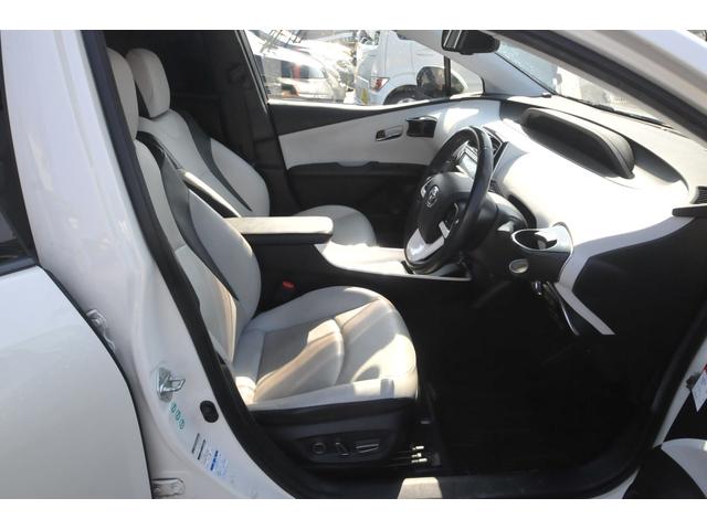 プリウス Aプレミアム ツーリングセレクション 全国1年保証付き/修復歴無し/4WD/白本革パワーシート/前席シートヒーター/BSM/巻込警報付ソナー/純正リモートスタート/TSS-P/全車速追従クルーズ/HUD/車線逸脱抑制/ナノイー/寒冷地仕様(42枚目)