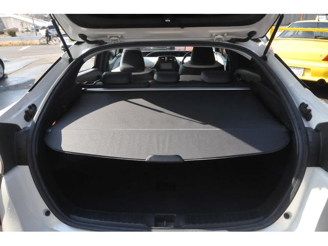 プリウス Aプレミアム ツーリングセレクション 全国1年保証付き/修復歴無し/4WD/白本革パワーシート/前席シートヒーター/BSM/巻込警報付ソナー/純正リモートスタート/TSS-P/全車速追従クルーズ/HUD/車線逸脱抑制/ナノイー/寒冷地仕様(50枚目)