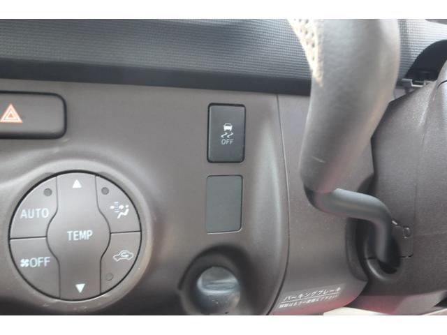 ���Ђł́A�ꑮ�X�^�b�t�ɂ�郋�[���N���[�j���O���{�H���ēW���E�[�Ԃ����Ē����Ă���܂������ɒ���̎ԗ��́A�N���[�j���O�O�̏�ԂœW�������Ē����Ă���ꍇ������܂����A�[�Ԏ��ɂ̓s�J�s�J�Ɏd�グ�܂���