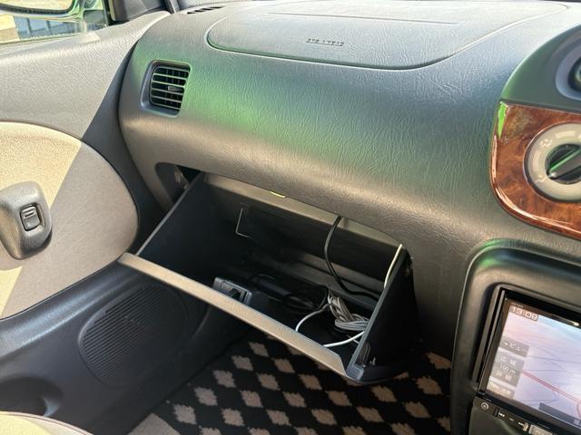 ミラジーノ ジーノターボ　ターボ　４ＷＤ　ナビ　ＴＶ　パワーステアリング　エアコン　パワーウインドウ　助手席エアバッグ　運転席エアバッグ　電動格納ミラー　キーレス　ＵＳＢ（19枚目）