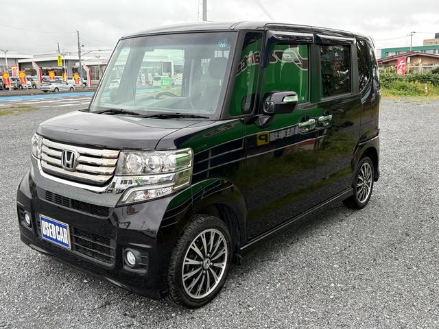 Ｎ－ＢＯＸカスタム Ｇ・ターボパッケージ　４ＷＤ　ターボ　ナビ　ＴＶ　バックカメラ　Ｂｌｕｅｔｏｏｔｈ　電動電格ミラー　スマートキー＆プッシュスタート　キーレスエントリー　オートエアコン　ベンチシート　オートライト　　パワーステアリング（2枚目）