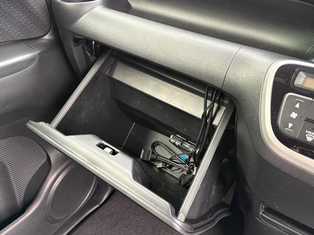 Ｎ－ＢＯＸカスタム Ｇ・ターボパッケージ　４ＷＤ　ターボ　ナビ　ＴＶ　バックカメラ　Ｂｌｕｅｔｏｏｔｈ　電動電格ミラー　スマートキー＆プッシュスタート　キーレスエントリー　オートエアコン　ベンチシート　オートライト　　パワーステアリング（17枚目）